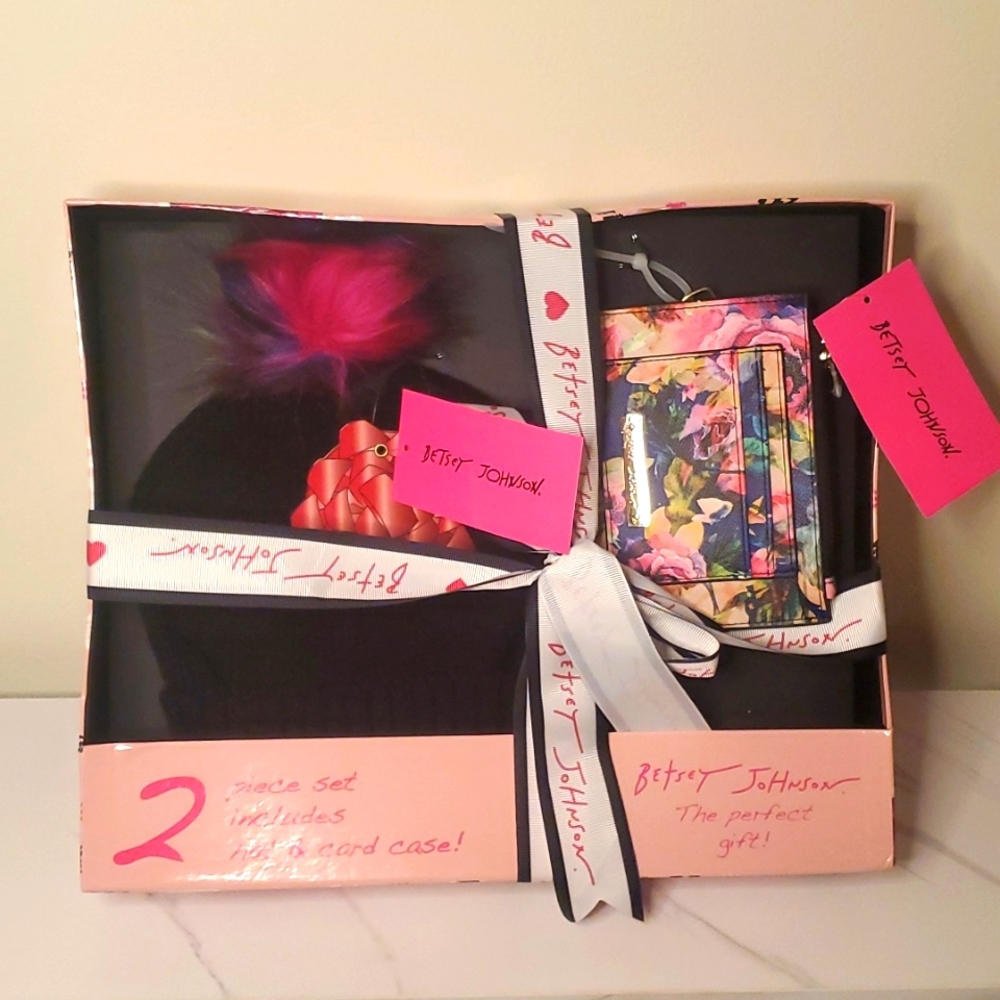 Betsey Johnson Gift Set Hat and Card Case Floral